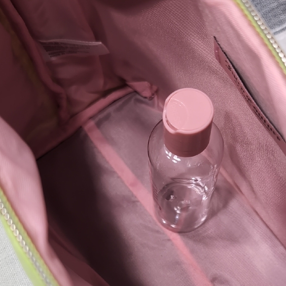 Juicy Couture Cosmetic Bag - Picture 7 of 7